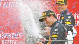 "Checo Pérez es una leyenda" asegura Max Verstappen tras coronarse en la F1