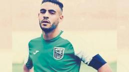 Futbolista muere en la cancha tras recibir un golpe en la cabeza, en Argelia 