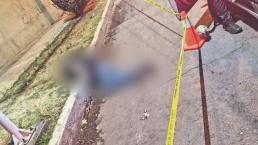 Hombre sale con su bastón de defensa pero lo matan de balazo, en Tláhuac