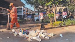 Visitantes dejan un cochinero en el centro de Cuernavaca, barrenderos piden más apoyos