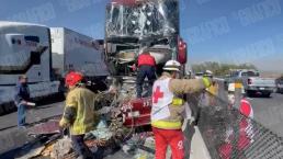 Aterrador choque de camión con pasajeros este viernes, en el Circuito Exterior Mexiquense