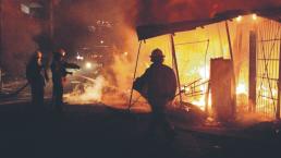 Incendio en mercado de Acapulco acaba con 80 puestos, locatarios culpan a grupo armado