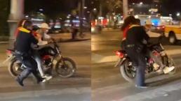 Policía de tránsito se la rifa para detener a biker que estaba haciendo arrancones, en CDMX