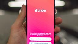 Estafador de Tinder mexicano engaña a señora y le despeluca el monedero, ya recibe ayuda