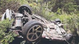 Automovilista cae 25 metros tras mortal volcadura en Edomex, el copiloto no la libró