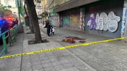 Lunes sangriento en CDMX, matan con saña a treintañero frente a cámara de vigilancia