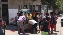 Policías a exceso de velocidad matan a mujer tras atropellarla con su patrulla, en Morelos