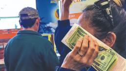 Por error y suerte, 2 mujeres de Estados Unidos se hacen millonarias al ganar la lotería