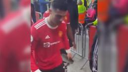 Cristiano Ronaldo se disculpa por agresión a fan captada en video, tras derrota del Manchester