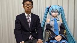Japonés casado con holograma teme perder a su esposa por decisión de compañía