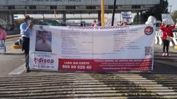 Manifestantes cierran la caseta de Chalco por la desaparición de joven albañil hace un mes