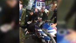 Exhiben en video a policías que hicieron esperar a heridos por choque, en Nezahualcóyotl