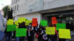 Vendedores ambulantes acusan a extorsionadora de cobrarles 10 mil pesos por trabajar, en CDMX