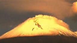 Volcán Popocatépetl impacta a internautas con sus bellas fumarolas de colores, en Puebla