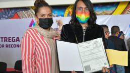 Con ceremonia oficial, entregan las primeras 25 actas de nacimiento por cambio de género en Neza
