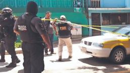 Dejan cadáver cercenado dentro de un taxi abandonado, en pleno puerto de Acapulco