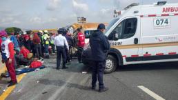 Aterrador choque de camioneta deja una mujer muerta y 6 más heridos, en la México - Puebla