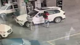 Video capta violento secuestro de presunto escolta en gasolinera de Guanajuato