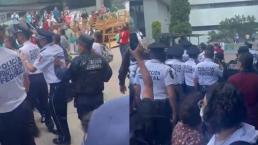 Video muestra riña entre trabajadores del Centro Médico la Raza y policías, en CDMX