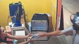 Ladrón devuelve a víctima su celular porque aún lo está pagando, video es viral