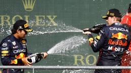 Sergio “Checo” Pérez y Max Verstappen suben al podio en el GP de Bélgica