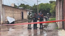 Tras oir disparos, vecinos encuentran cadáver envuelto en plástico en calles de Jiutepec