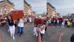 "Hágale papito dale sin parar", amigas de chica biker muerta por balazo perrean con su ataúd