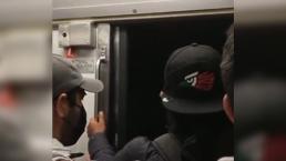 ¡De terror! Usuarios del Metro captan viaje con la puerta abierta, video es viral en TikTok