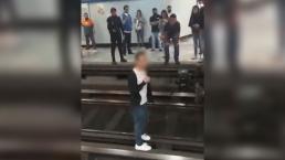Turista chino causa pánico al bajar a las vías del Metro CDMX, esto pasó