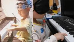 Nene con autismo la rompe en Internet por su habilidad para tocar el piano, con los ojos vendados
