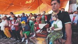 Artesanos zapateros conmemoran su día en honor a sus santos patronos, en Edomex