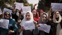 Talibanes cierran las universidades a todas las mujeres de Afganistán