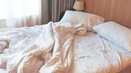 Encargados de un motel lanzan insólita amenaza vs clientes que se llevaron las sábanas