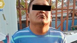 Detienen a hombre que metió cuchillo a su esposa y a policía que la ayudó, en Iztapalapa