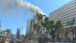 FOTOS Y VIDEOS: Fuerte incendio consume el Hotel Emporio, en Acapulco