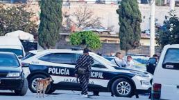 Sicarios matan de más de 10 balazos a un policía y dejan herido a su hijo, en Ixtapaluca