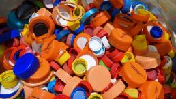 ¡Tapitas de plástico salvadoras! Jóvenes que necesitan tratamiento médico, piden tu ayuda