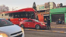 ¡Cuidado conductores! Policías de tránsito cazan a quienes invadan el carril del Metrobús