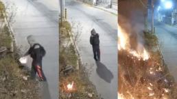 ¡Gravísimo! Captan en video a un hombre provocando un incendio forestal, en Naucalpan
