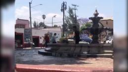 Alcalde de Xochimilco llena fuente con pipas para mojarse en Sábado de Gloria
