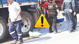 Motociclista terminó bajo las ruedas de un camión en Tultitlán, así sucedió el fatal hecho