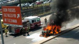 Camioneta termina envuelta en llamas 