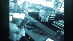 Defiende tienda de asalto al estilo ‘Rambo’ | VIDEO