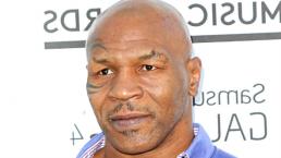 Tyson golpea a fan que quería foto con él