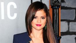 Selena Gomez cautiva con mojada sesión 