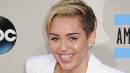 Miley Cyrus se besa con mujeres en Instagram