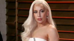 Lady Gaga sufre pequeño descuido en el escenario