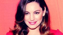 Kelly Brook calentó la Navidad con sensual imagen