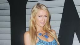 Paris Hilton aparece con misteriosa mancha en su falda