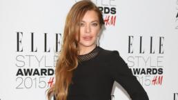 Lindsay Lohan calienta los ánimos con sensual escote
